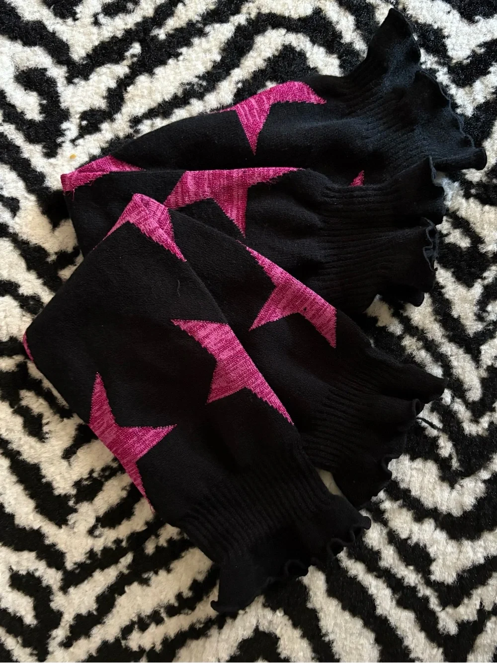Leg Avenue Pink and Black Star Leg Warmers. Punk. Emo. Goth. Glam. Y2K. Rave.